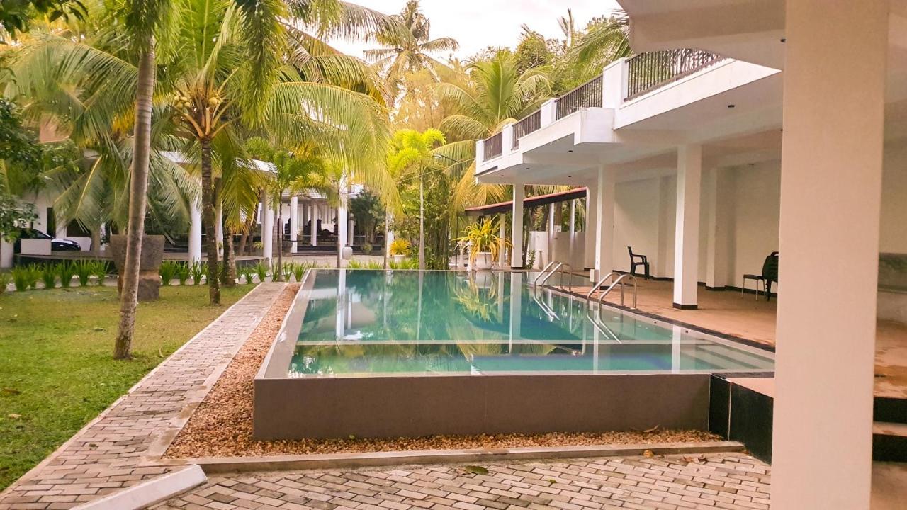 Tamarind Moon Hostel Zuid-Dikwella Buitenkant foto